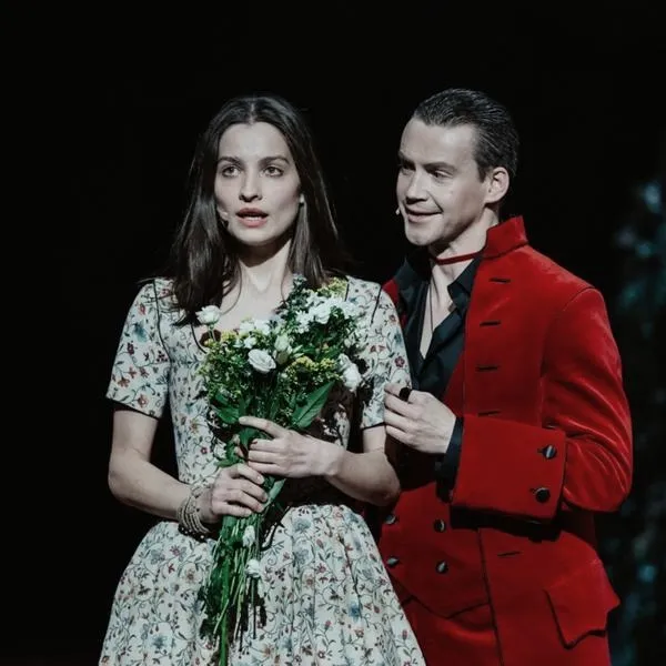 Ile naprawdę zarabiają aktorzy w teatrze? Zaskakujące fakty o ich wynagrodzeniach