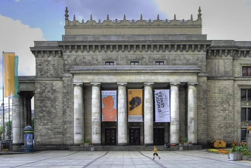 Nowoczesne idee w architekturze: w czym współczesne budynki teatralne przypominają teatry starożytne?