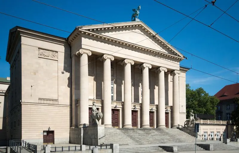 Odkryj magię spektakli teatralnych w Poznaniu: przegląd aktualnych premier i repertuaru
