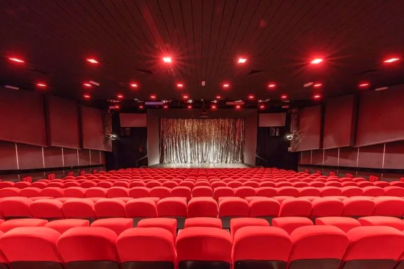 Odkryj repertuar Teatru Capitol we Wrocławiu: aktualne spektakle i bilety na niezapomniane wieczory