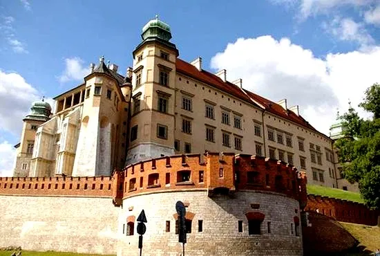 Odkrywając renesans: 7 kluczowych aspektów kultury i sztuki w Polsce