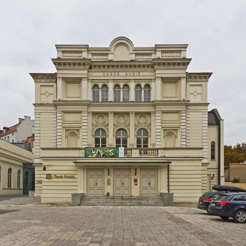 Poznań odkrywa nieznane oblicze: fascynujące tajemnice teatrów za kulisami