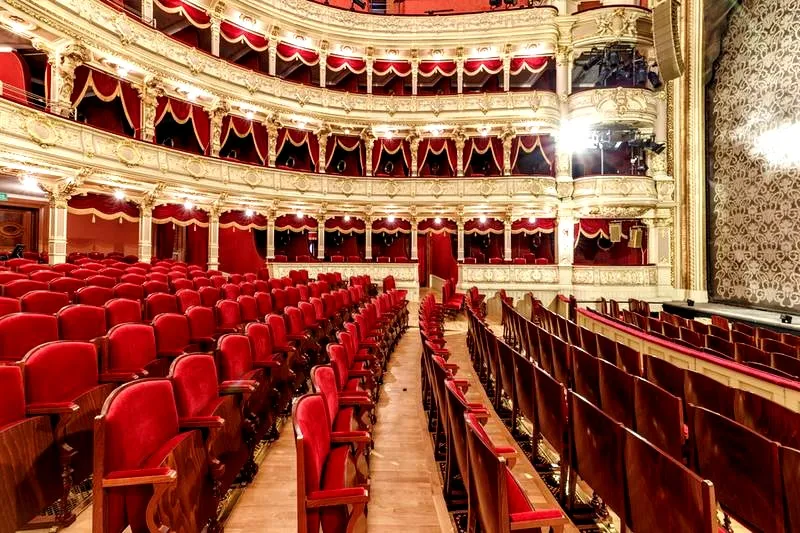 Tajemnice i historie teatru Słowackiego: nocne zwiedzanie pełne niespodzianek