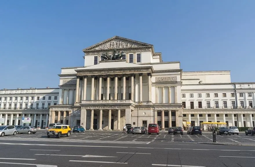 Teatry w Warszawie: odkryj wyjątkowe miejsca i spektakle, które cię zachwycą