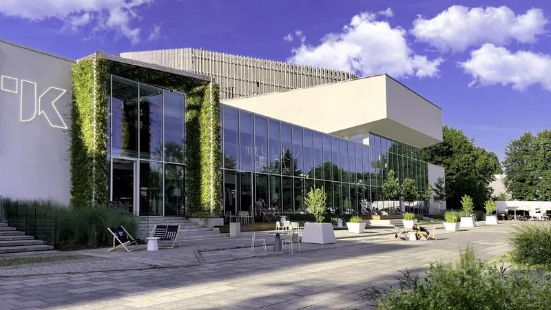 Teatr jako wehikuł emocji