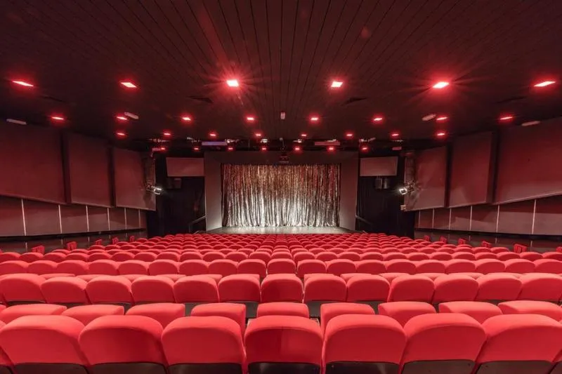 Ubranie do teatru